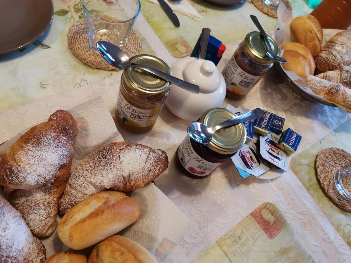 Il Colibri Bed&Breakfast Leno Buitenkant foto