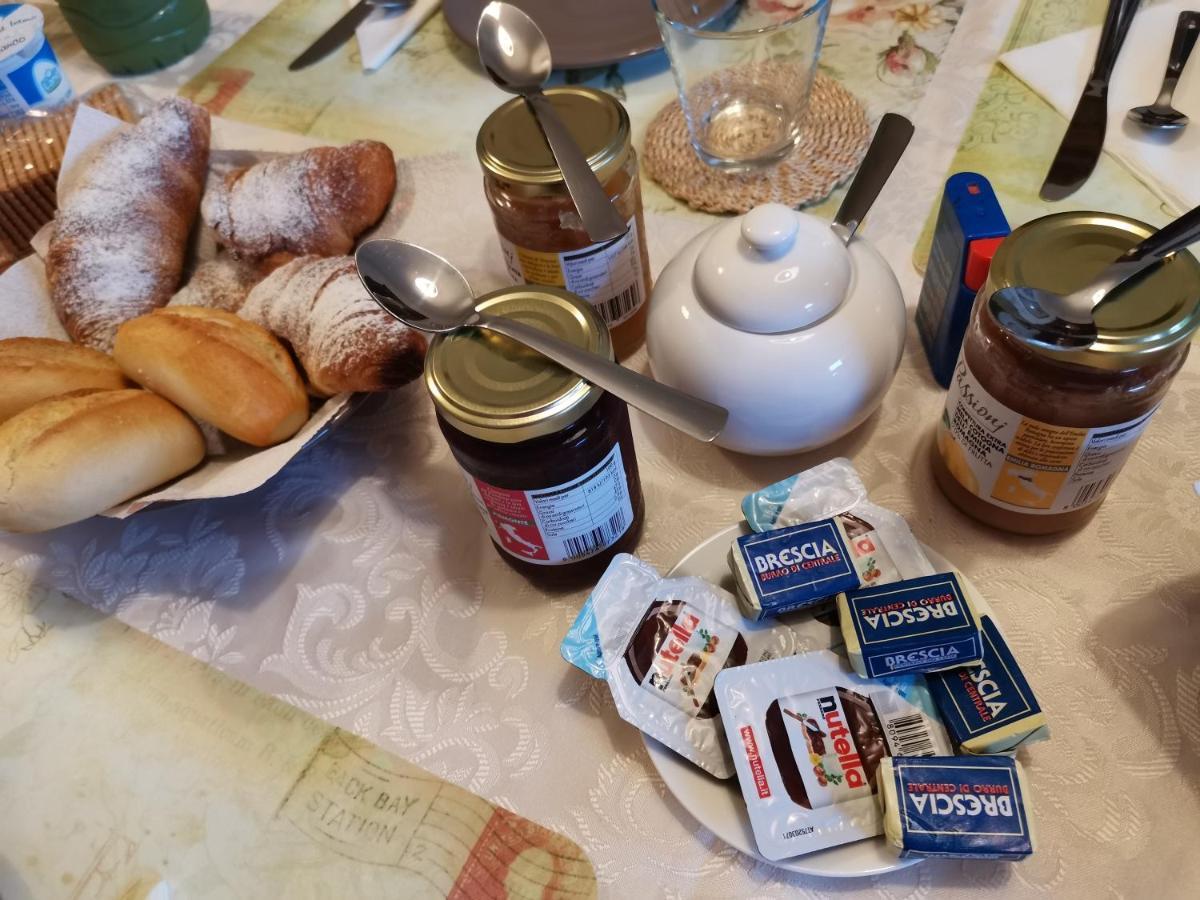Il Colibri Bed&Breakfast Leno Buitenkant foto